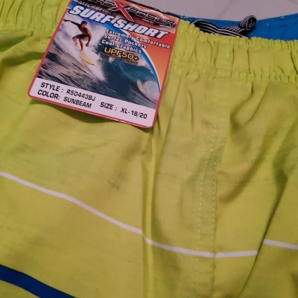 ZeroXposur Boys Swim Trunks NWT